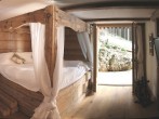 Four poster bed Four poster bed